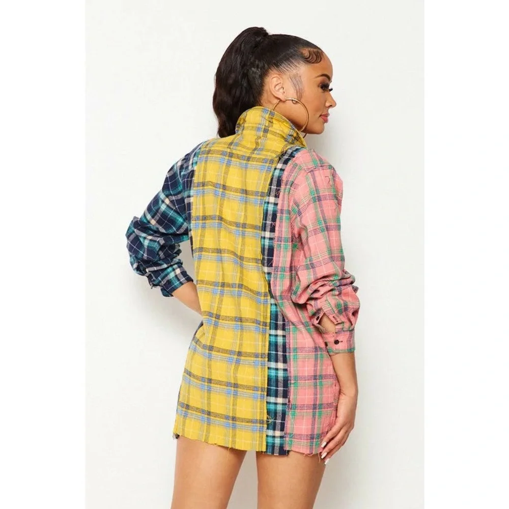 Multi Plaid Long Sleeve Button Down Shirt - Picture 2 of 5